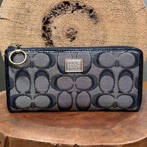 COACH POPPY SIGNATURE 3/4 ZIP ACCORDION WALLET